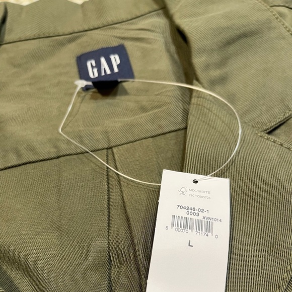 GAP Tops - 𝅺GAP pullover shirt